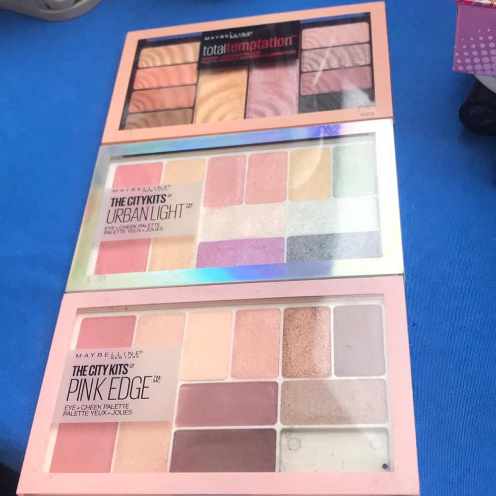 Maybelline eyeshadow palette bundle!